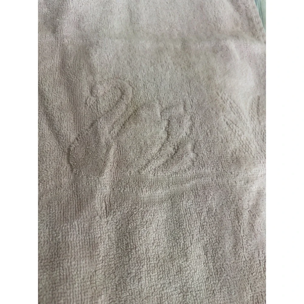 Vintage Cannon Pink Cotton Textured Swan Hand Towel 24